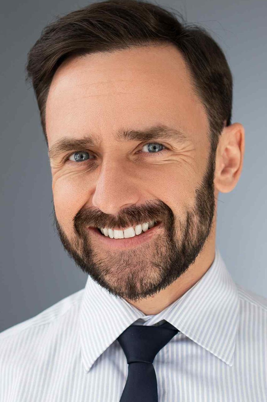 https://grethaslab.com/wp-content/uploads/2019/02/team_01-850x1280.jpg